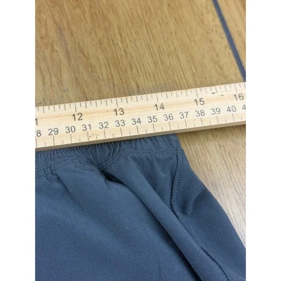 Lululemon Mens THE Short 9 Inch Charcoal Grey Mesh Panel Athletic Gym Shorts M - Picture 7 of 16